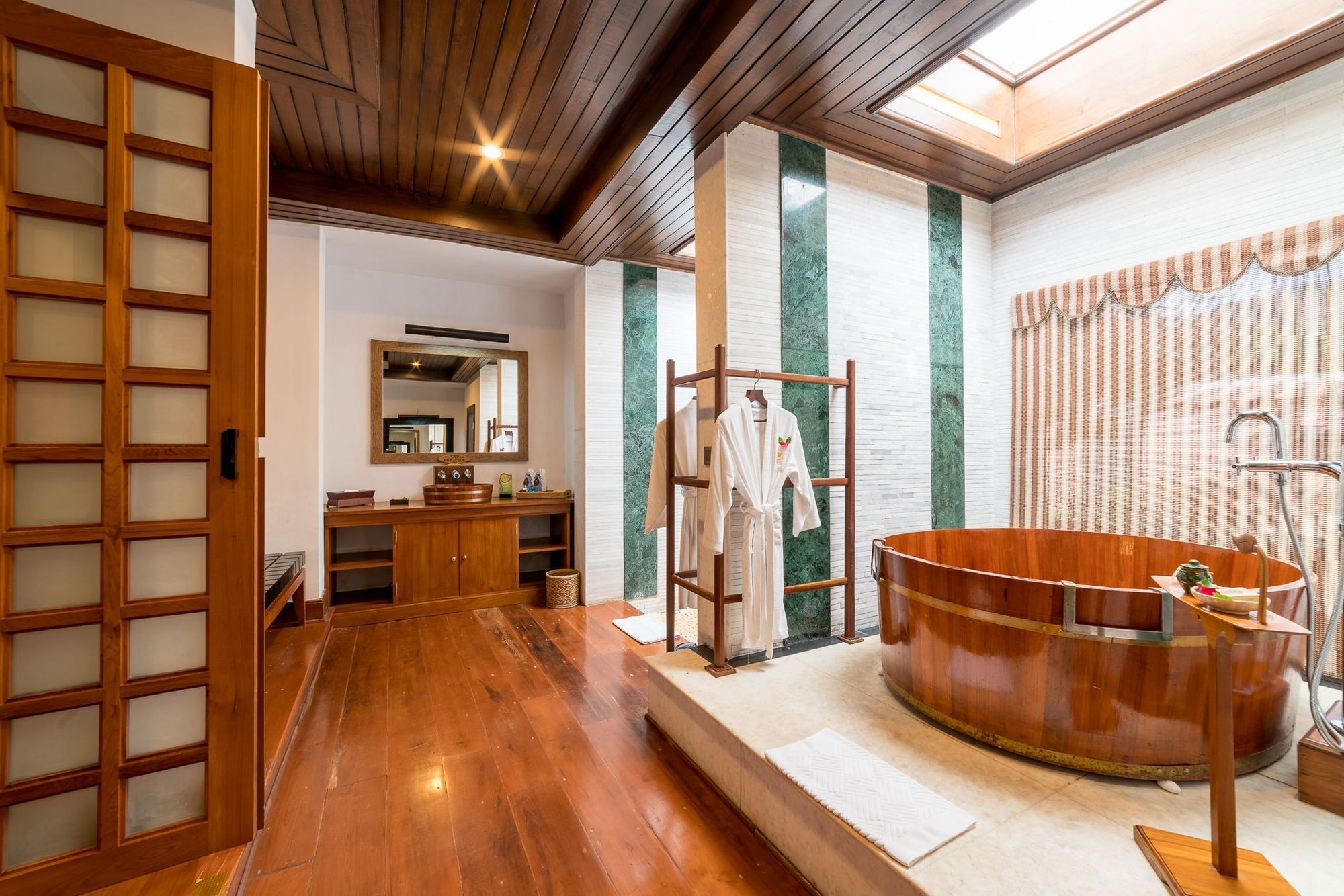 Aureum Palace Hotel & Resort Inle نياونغ شوي المظهر الخارجي الصورة