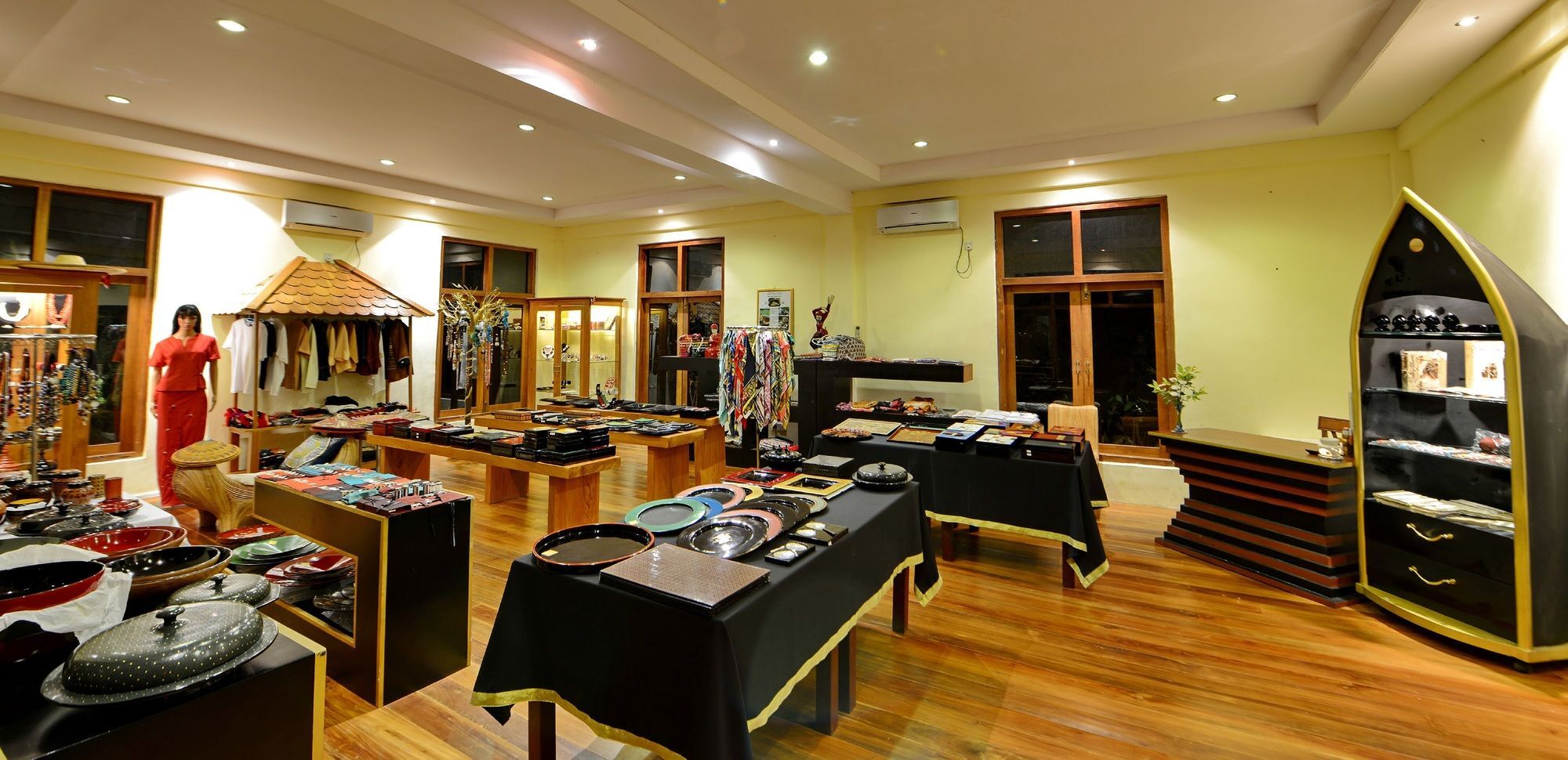 Aureum Palace Hotel & Resort Inle نياونغ شوي المظهر الخارجي الصورة