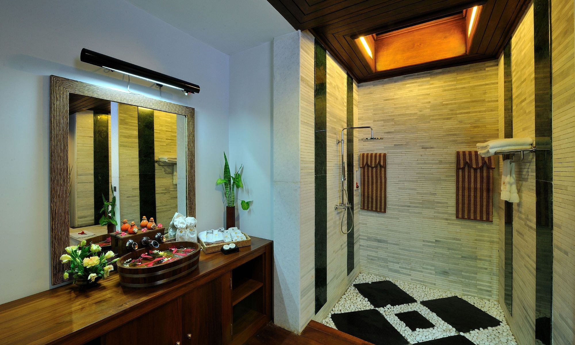 Aureum Palace Hotel & Resort Inle نياونغ شوي المظهر الخارجي الصورة